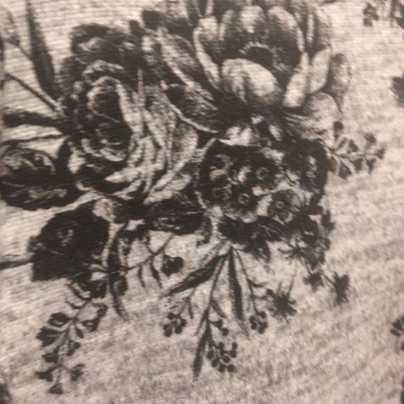 Brand new! Cute flowered dress NWT!! - Picture 6 of 8